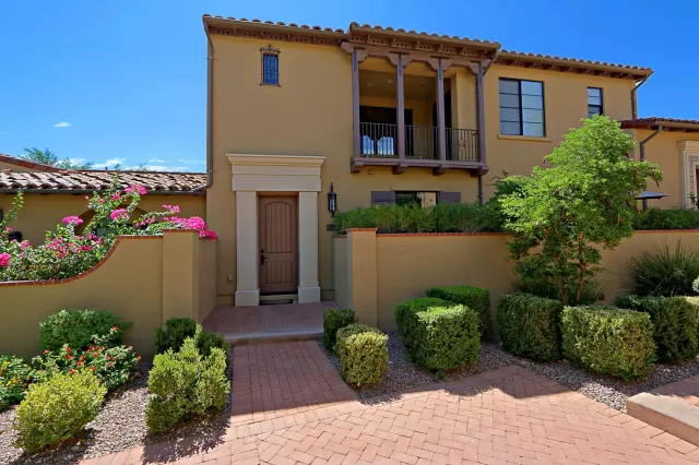 MLS: 6105874 Condo For Sale