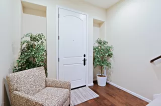 Photo #2: 6105874 Listing 