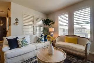 Photo #4: 6105879 Listing