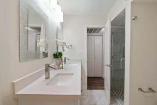 Photo #5: 6105904 Listing
