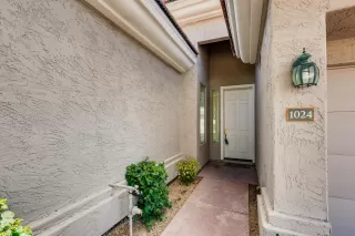 Photo #5: 6105983 Listing