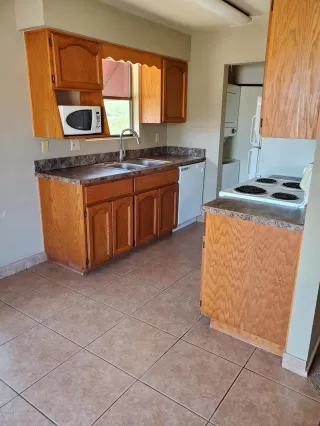 Photo #2: 6106162 Listing