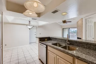 Photo #5: 6106213 Listing