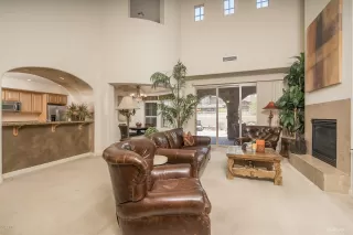 Photo #2: 6106466 Listing