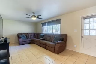 Photo #5: 6106506 Listing