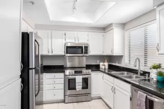 Photo #1: 6106539 Listing