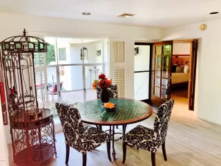 Photo #5: 6106627 Listing