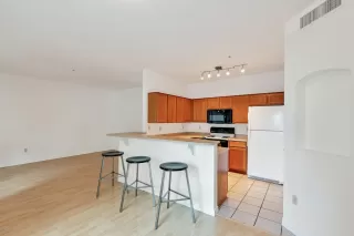 Photo #1: 6106922 Listing