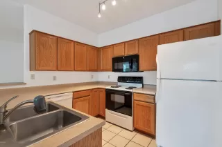 Photo #2: 6106922 Listing