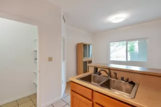 Photo #4: 6106922 Listing