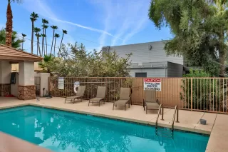 Photo #6: 6106922 Listing