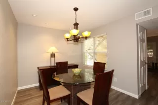 Photo #4: 6107007 Listing