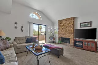 Photo #1: 6107075 Listing 