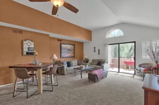 Photo #6: 6107075 Listing 