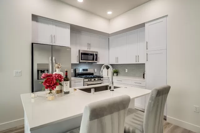 MLS: 6107230 Condo For Sale