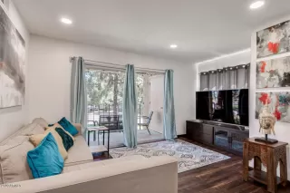 Photo #2: 6107733 Listing