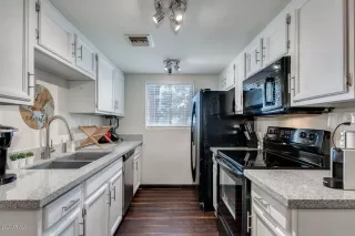 Photo #4: 6107733 Listing