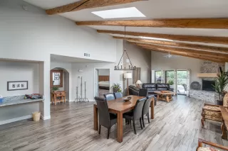 Photo #2: 6108033 Listing