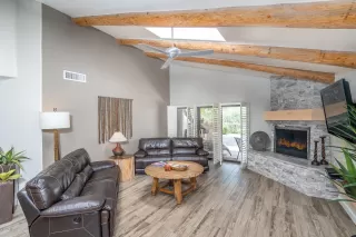 Photo #5: 6108033 Listing