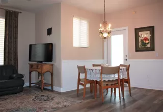 Photo #5: 6108326 Listing