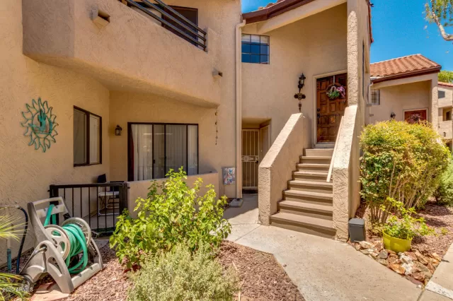 MLS: 6108330 Condo For Sale