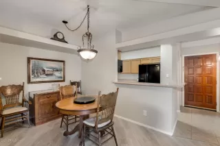 Photo #6: 6108330 Listing