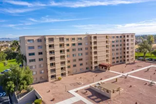 Photo #3: 6108385 Listing