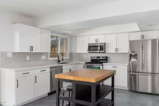 Photo #2: 6108422 Listing