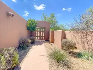 Photo #4: 6108630 Listing