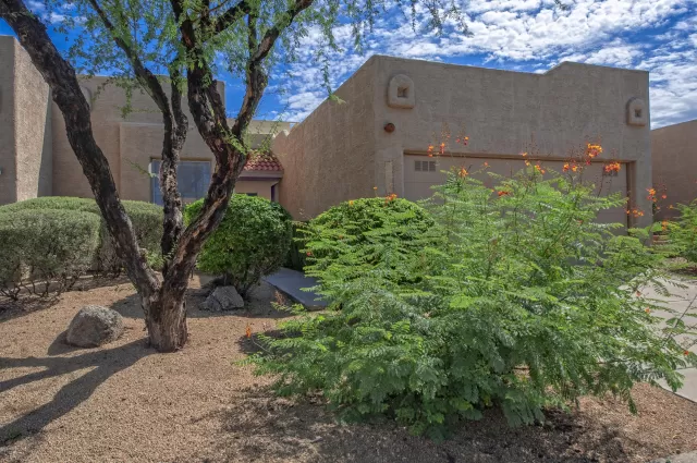 MLS: 6108665 Condo For Sale