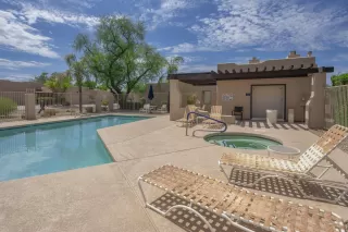 Photo #3: 6108665 Listing