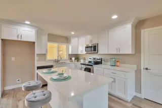 Photo #2: 6108687 Listing
