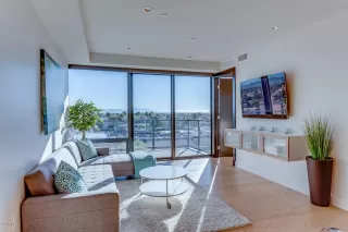 Photo #5: 6108702 Listing