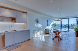 Photo #6: 6108702 Listing