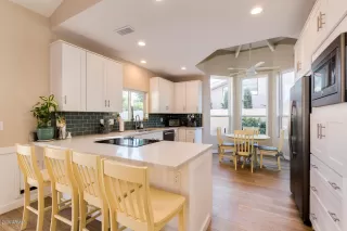 Photo #3: 6108889 Listing