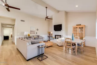 Photo #4: 6108889 Listing