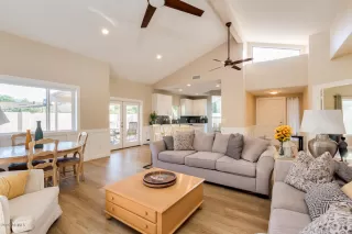 Photo #6: 6108889 Listing