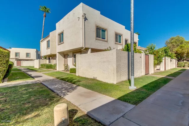 MLS: 6108927 Condo For Sale