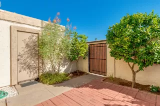 Photo #4: 6108927 Listing