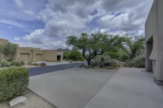 Photo #2: 6108976 Listing