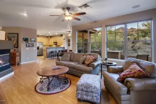 Photo #5: 6109042 Listing 