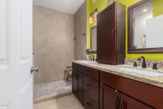 Photo #4: 6109119 Listing