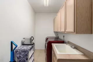 Photo #6: 6109119 Listing