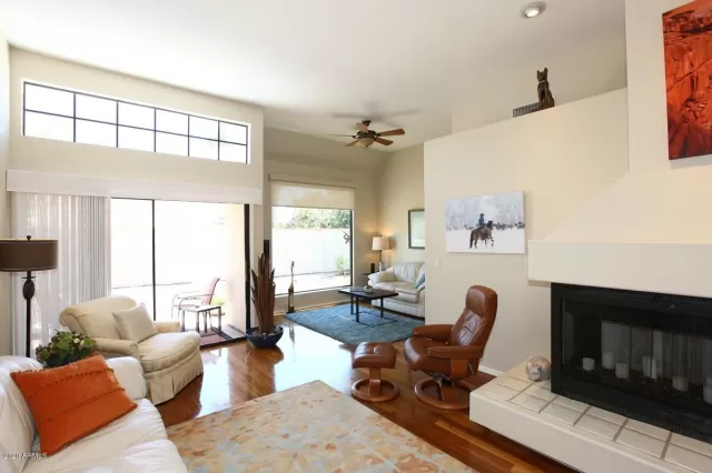 MLS: 6109284 Condo For Sale