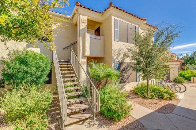 MLS: 6109337 Condo For Sale