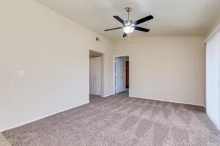 Photo #4: 6109337 Listing