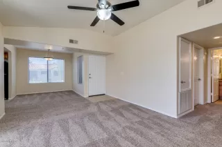Photo #5: 6109337 Listing