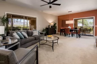 Photo #4: 6109413 Listing