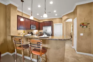 Photo #4: 6109429 Listing