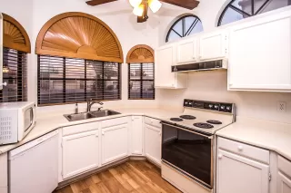 Photo #5: 6109564 Listing